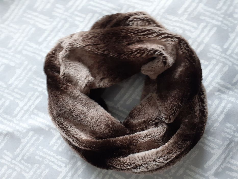 Komin z futra sztucznego