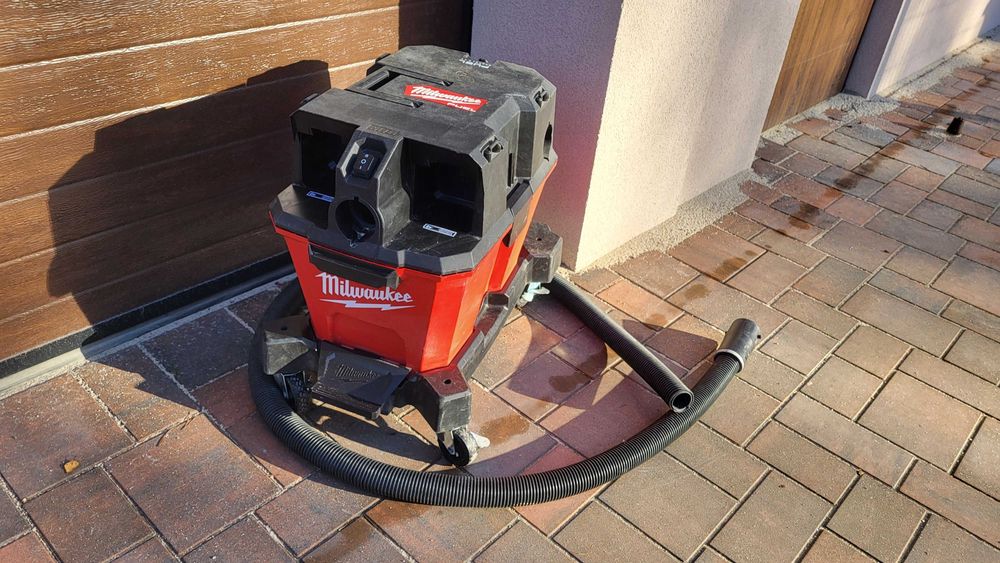 Odkurzacz Milwakuee na 2 baterie