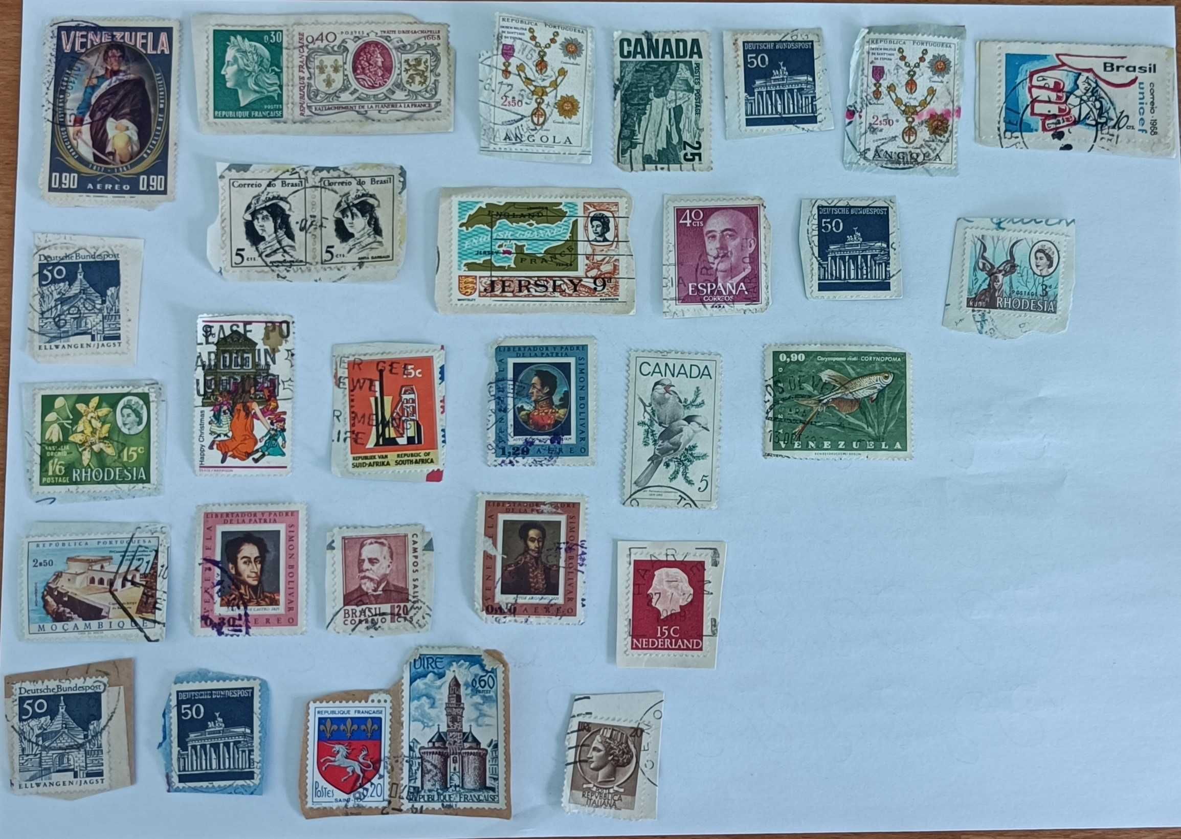 +/-300 selos usados portugueses e estrangeiros