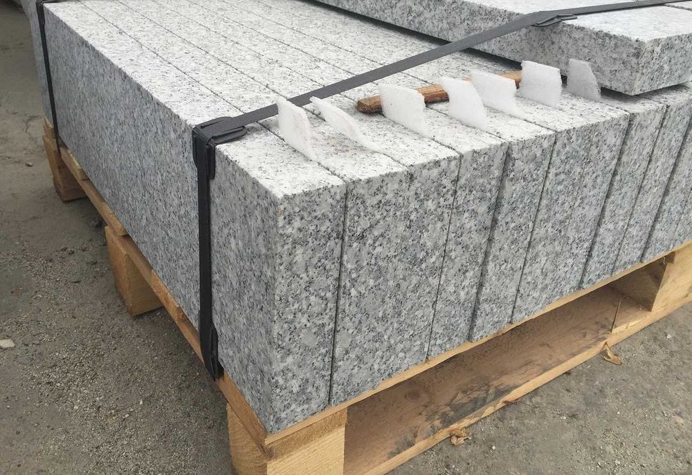 Krawężnik granitowy jasnoszary (obrzeża, kostka, oporniki)