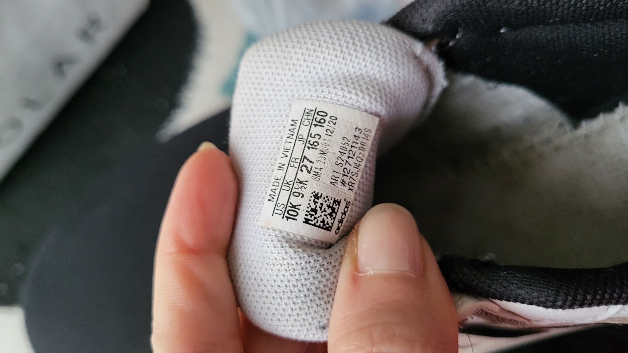 Adidas buty chłopięce. Rozmiar 27.