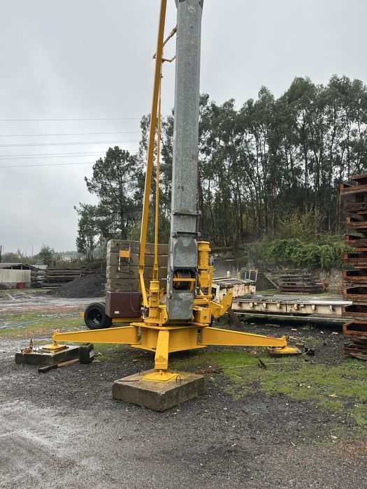 Grua automontante 24mt
