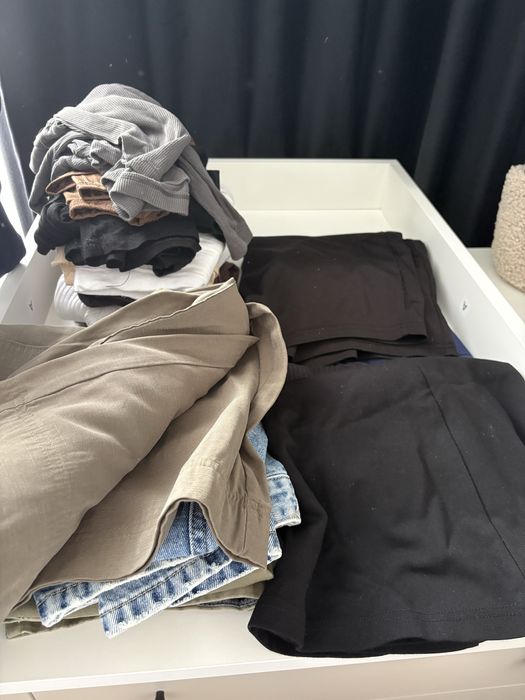 Paka damskich ubrań XS i S