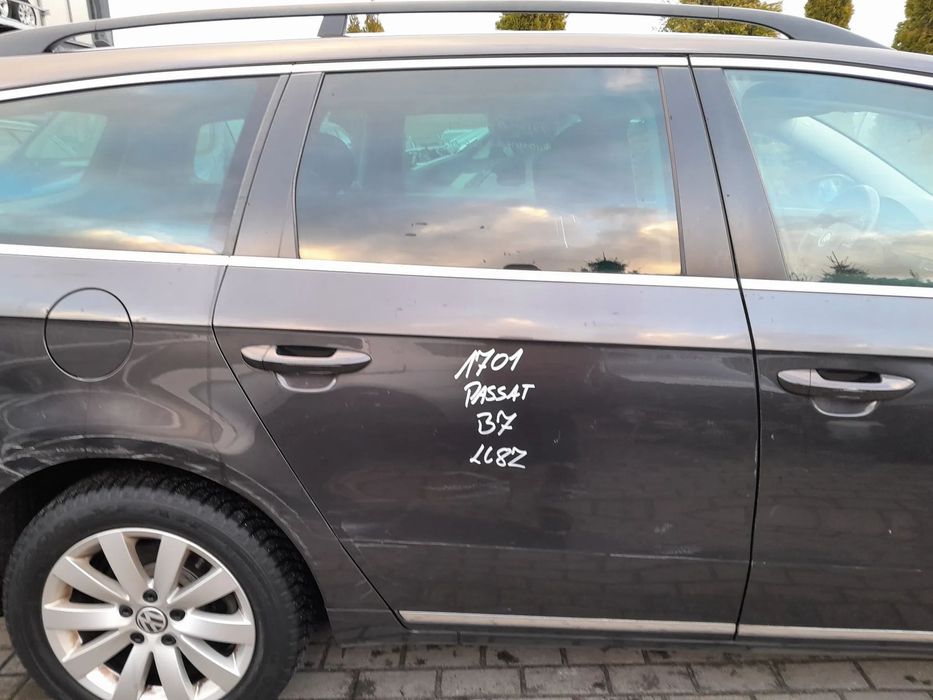 VW PASSAT B7 DRZWI PRAWE TYLNE PRAWY TYŁ KOMBI KOLOR: LC8Z