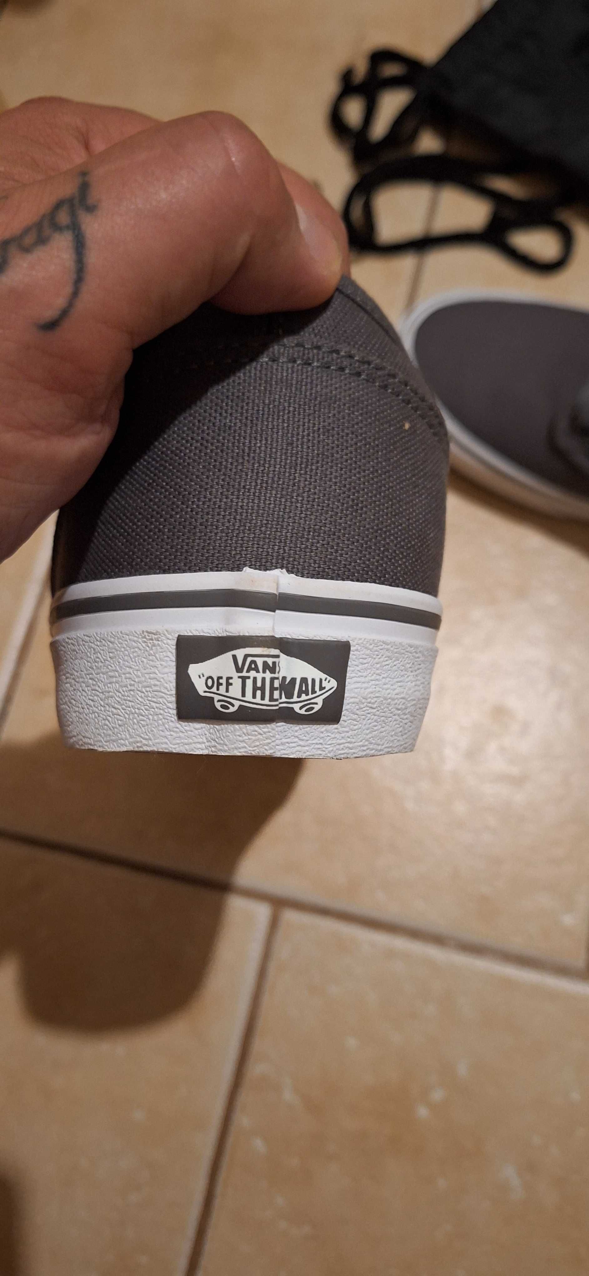 Buty tranpki vans