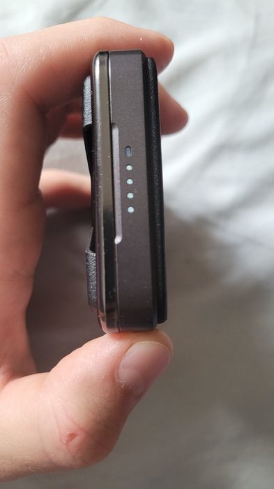ESR HaloLock bezprzewodowy powerbank Mag Safe 5000 mah