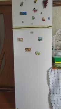 Продам старый холодильник