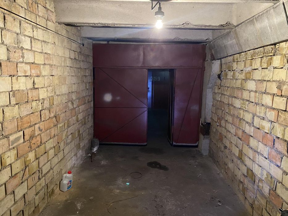 Продам гараж в ГБК "Лівобережний"