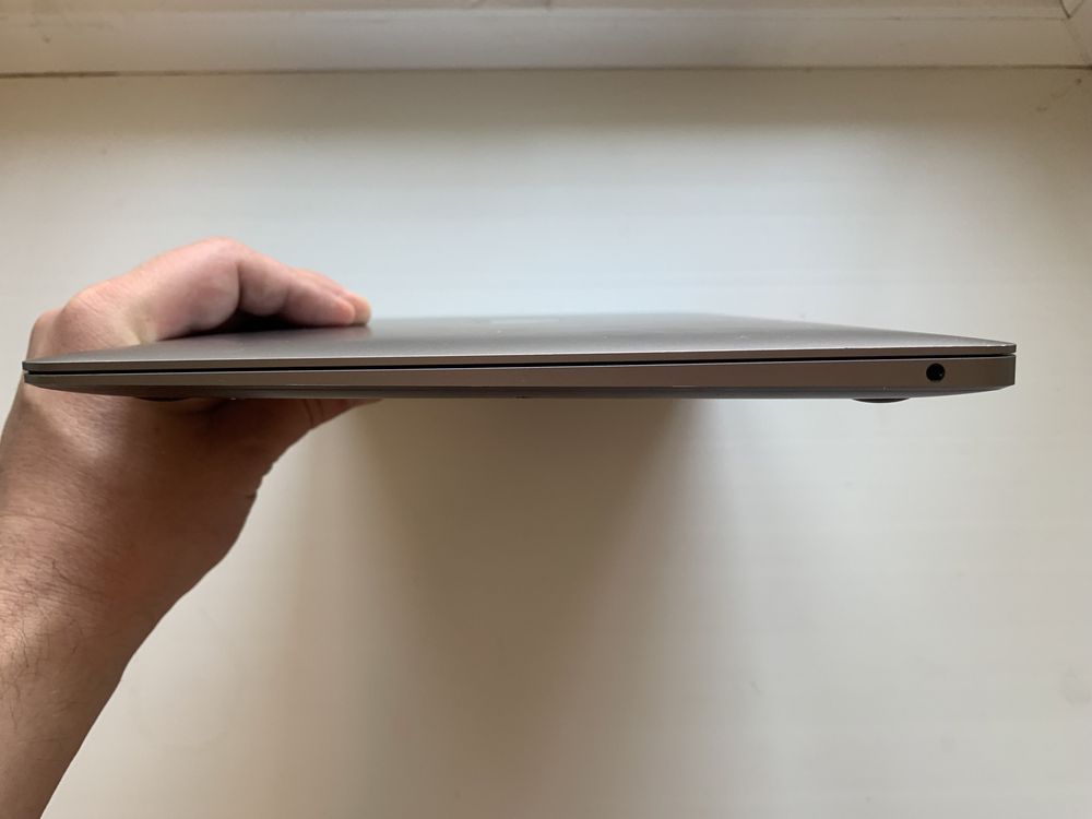 Ноутбук Макбук Apple MacBook Air 13" M1 16/256GB 2020 Гарний