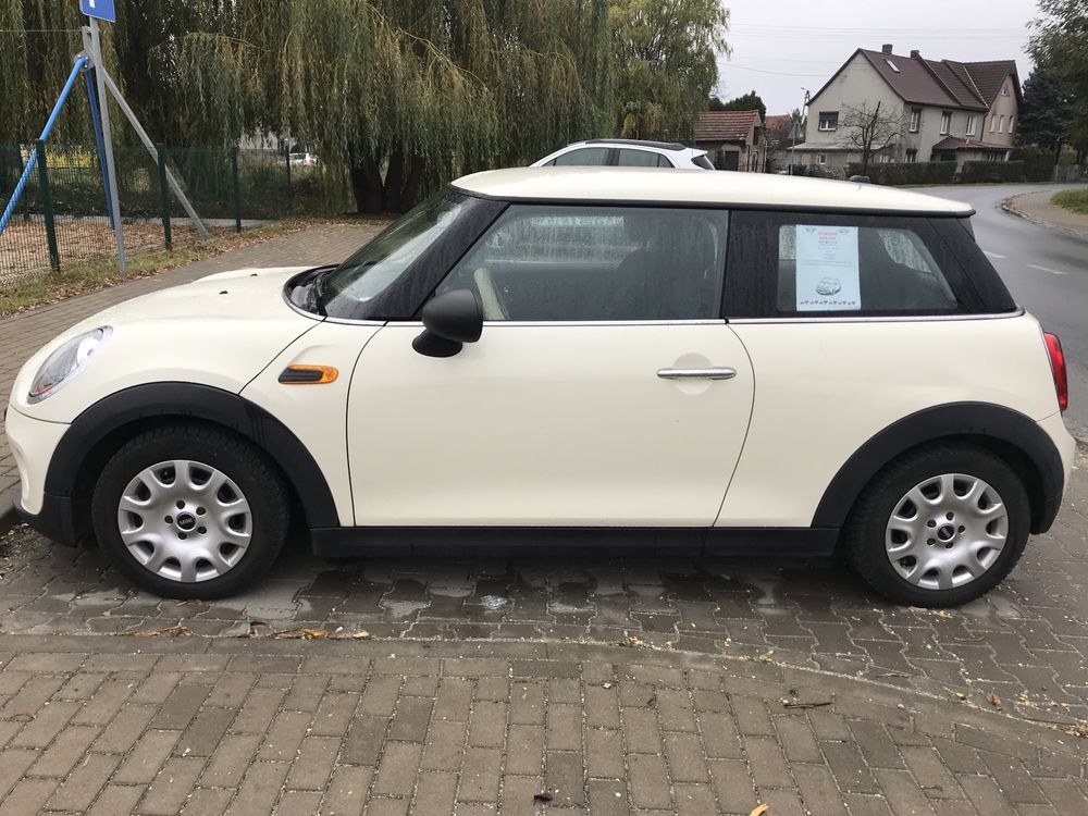 Mini One z 2014 roku, waniliowy