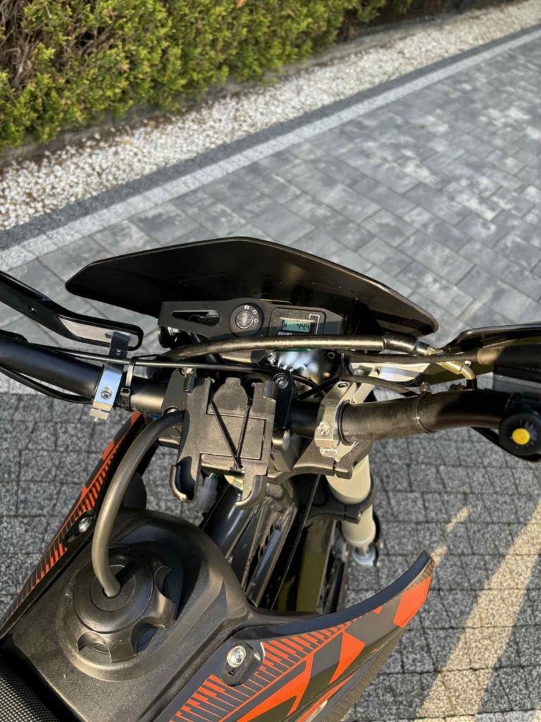 Cross Asix 125 viper