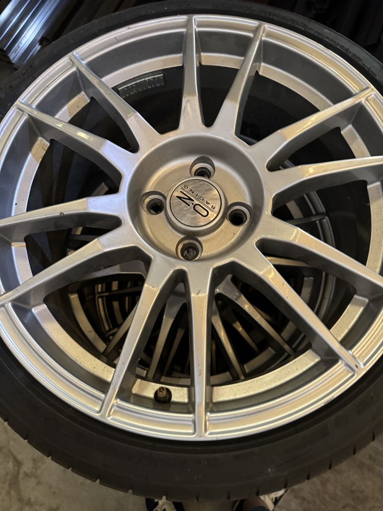 Jantes TIPO OZ  4 furos 17 “ novas mais 4 pneus novos 205/40/17