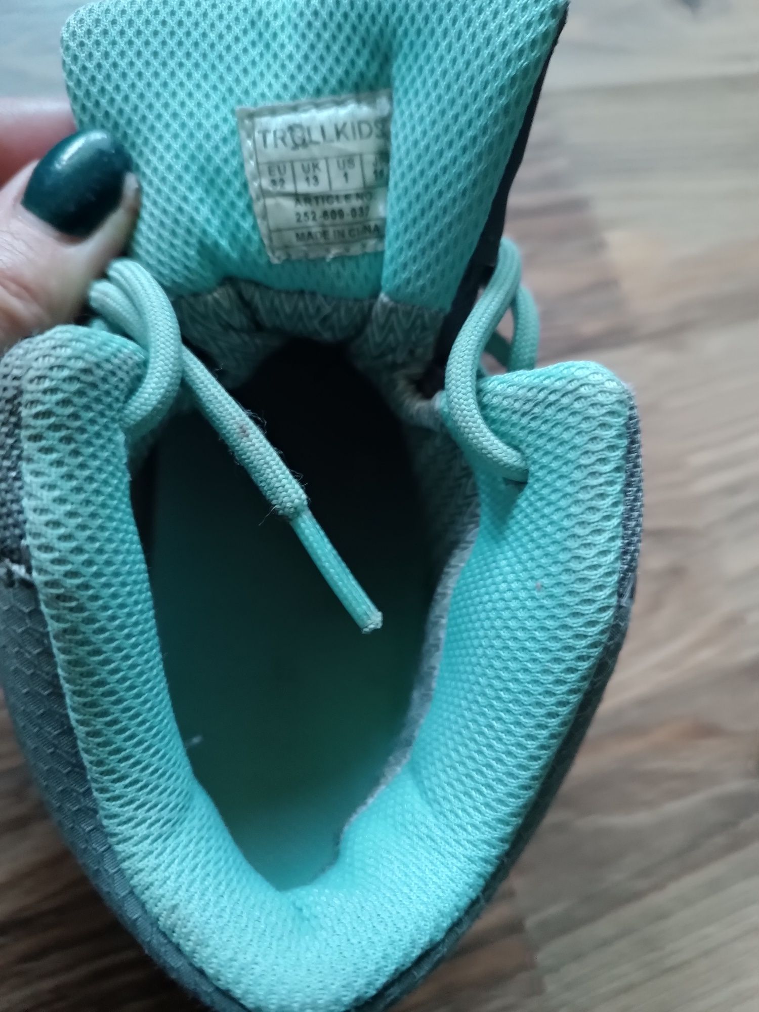 buty chłopięce trekkingowe r. 32