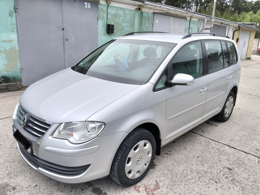 Продам Фольксваген Тоуран 1.4 turbo 103к.в 140к.с
