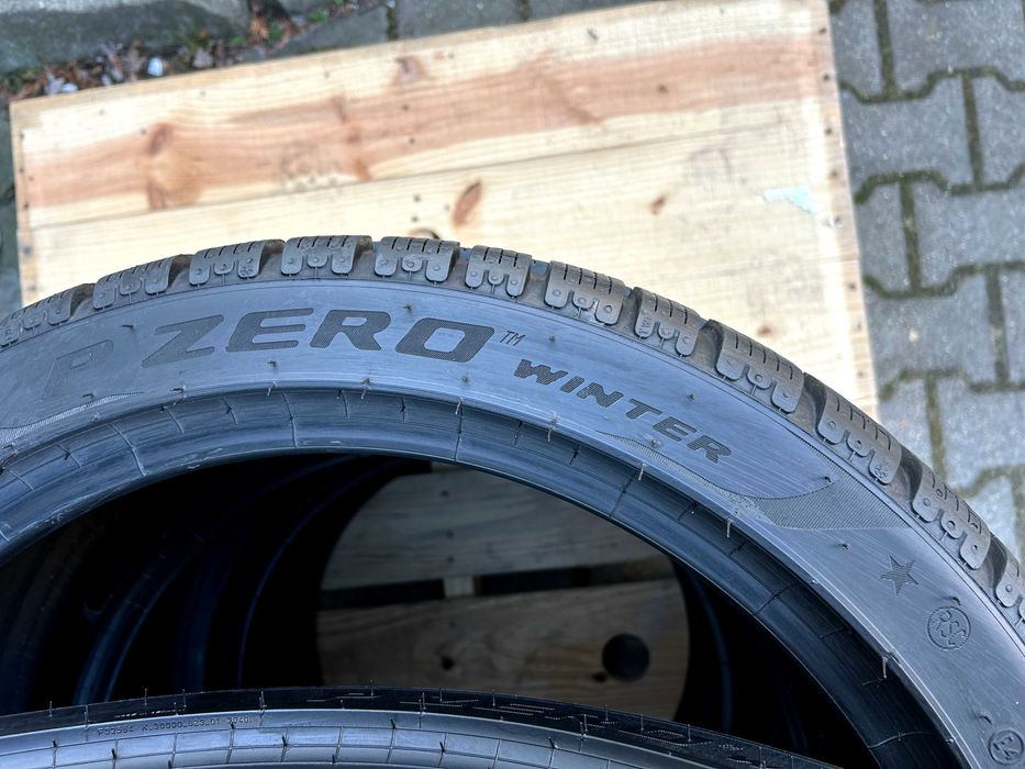 4x 245/40R19 + 275/35R19 Pirelli PZero Winter DEMO 2024r RunFlat *