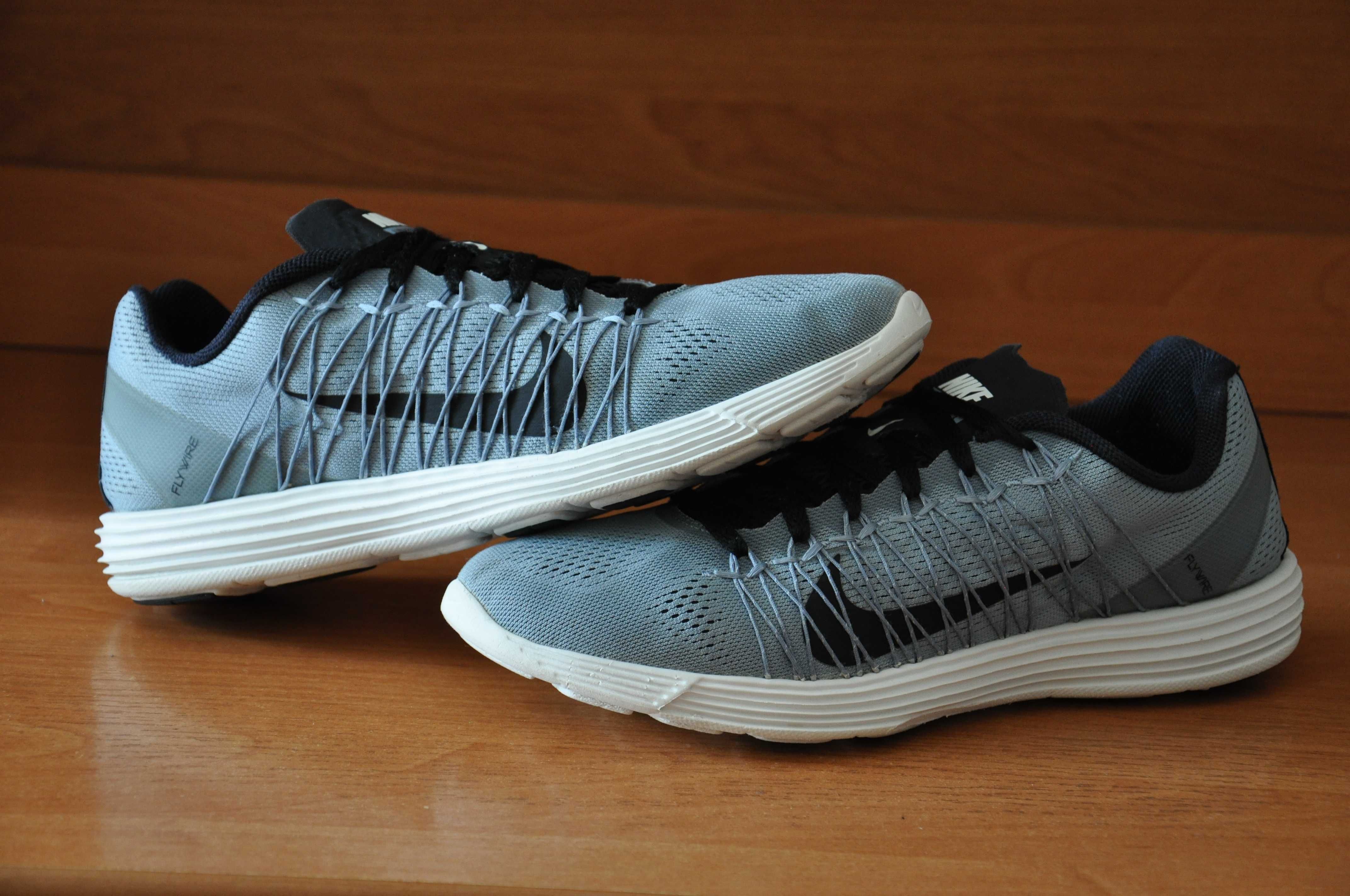 Кроссовки Nike Lunaracer+ 3 tn sb dunk 45 \ 29 см