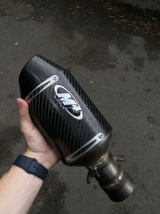 Оригінальний карбоновий вихлом М4 на мотоцикл