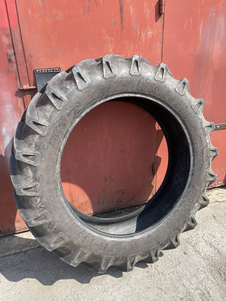 Opony 13.6 R36 BKT TR-135 jak nowe z felgami koła