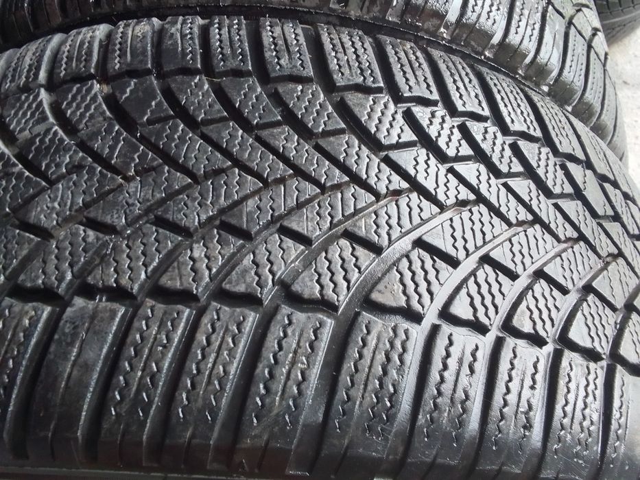 Cena za 2 Opony zimowe 235/45r18 BRIDGESTONE 2023r