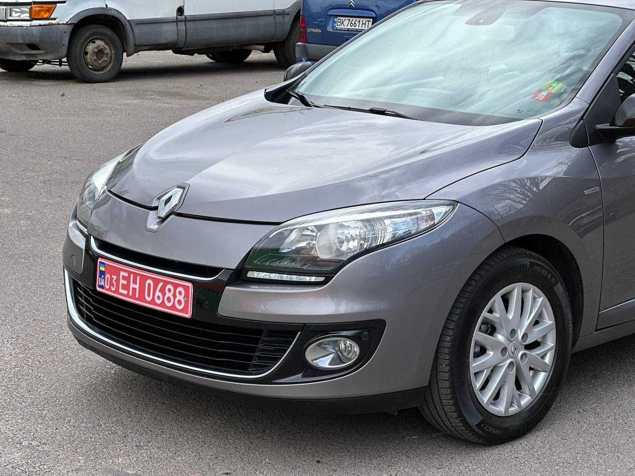 Свежепригнанный Renault Megane BOSE 1.5 дизель 2013 год