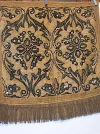 Fantástico antigo pano de armar bordado