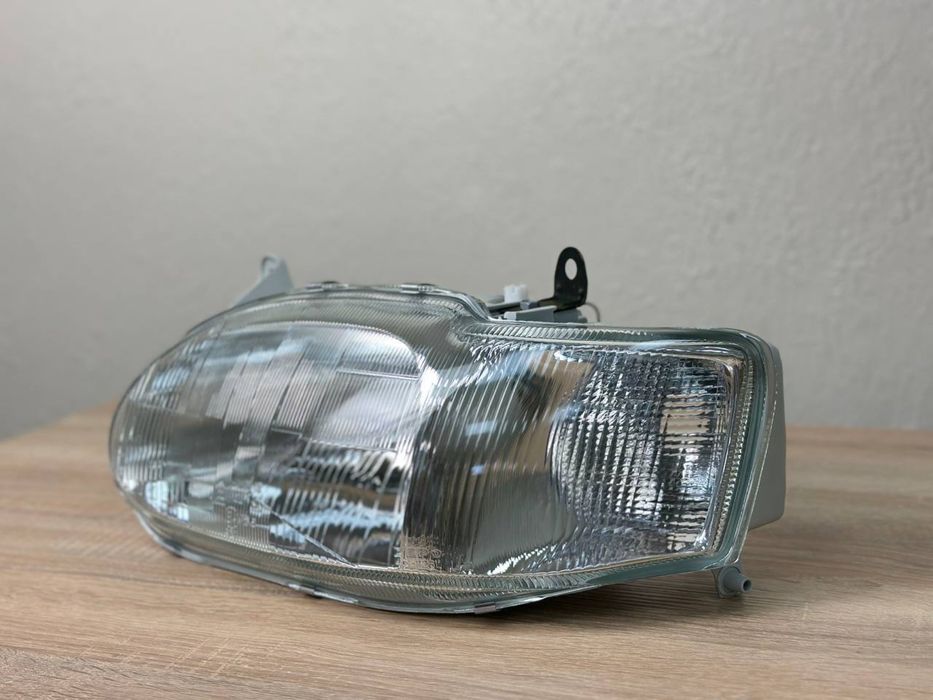 Фара головного світла ліва Ford Escort MK7 1995–2000 нова