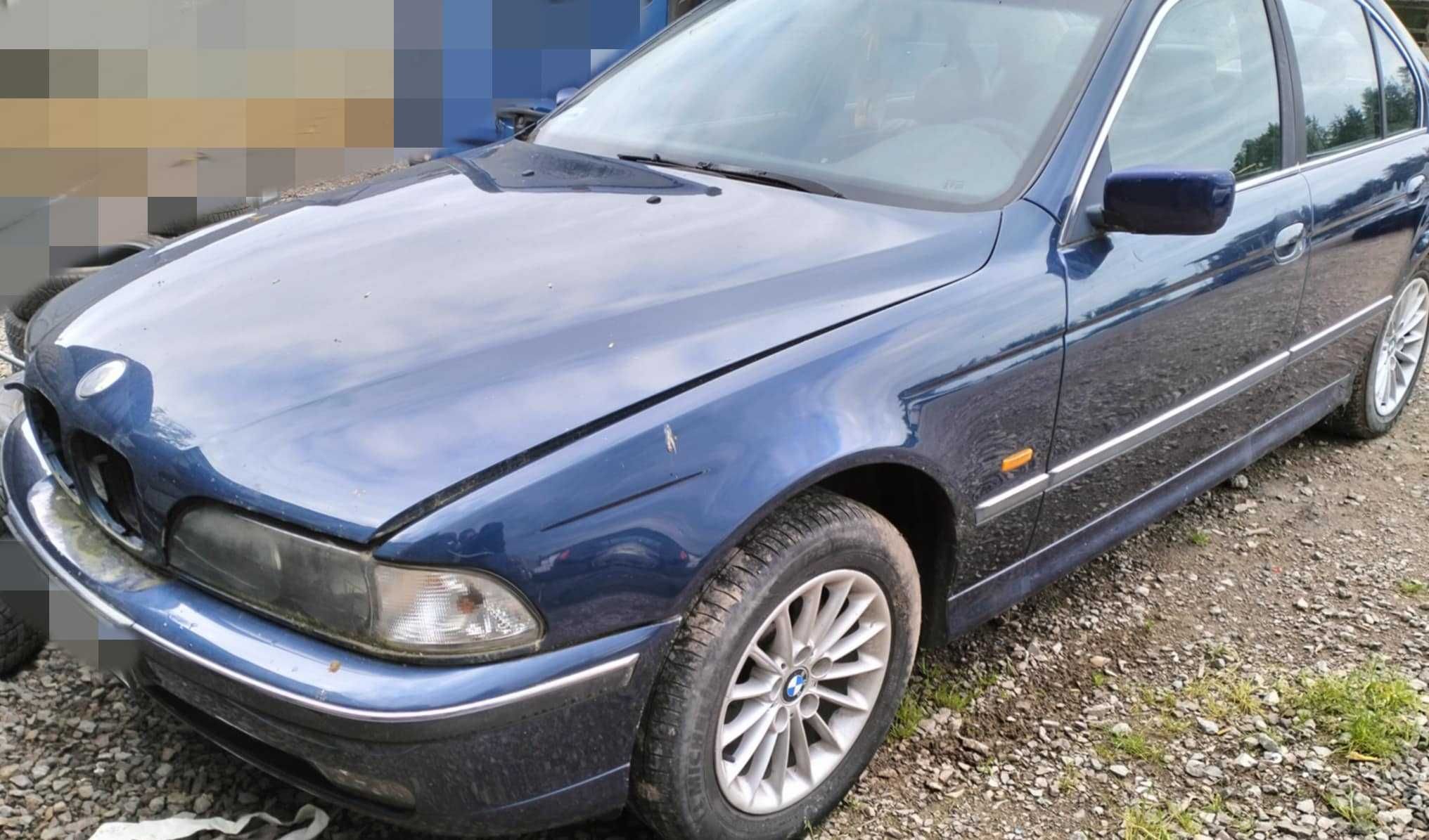 maska błotnik klapa BMW e39 520i