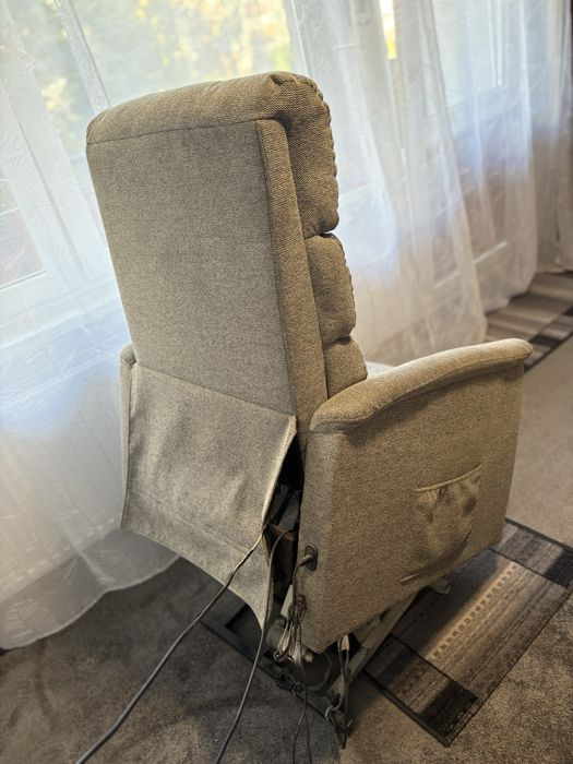 Fotel z funkcją relaksu i masażu szary EXOLI