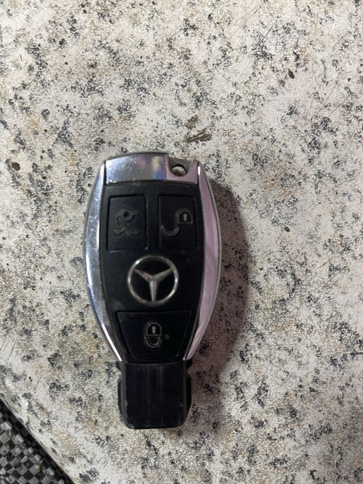 Ключ Мерс 14 год Е клас