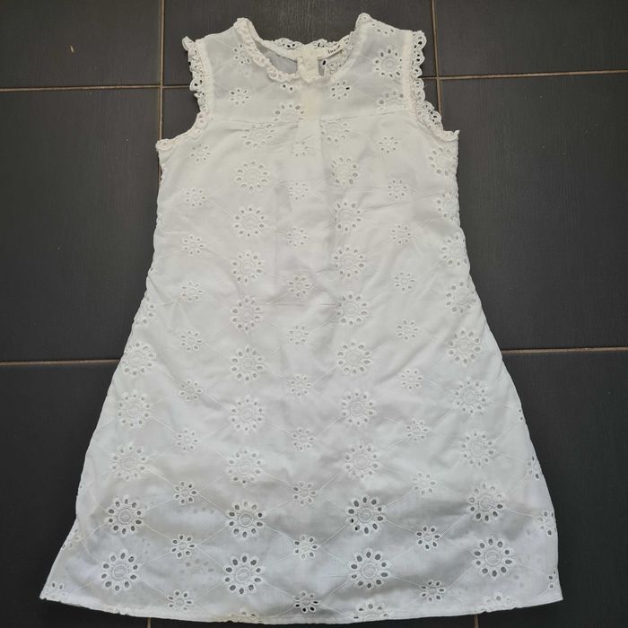 Biala sukienka dla dziewczynki 128/134