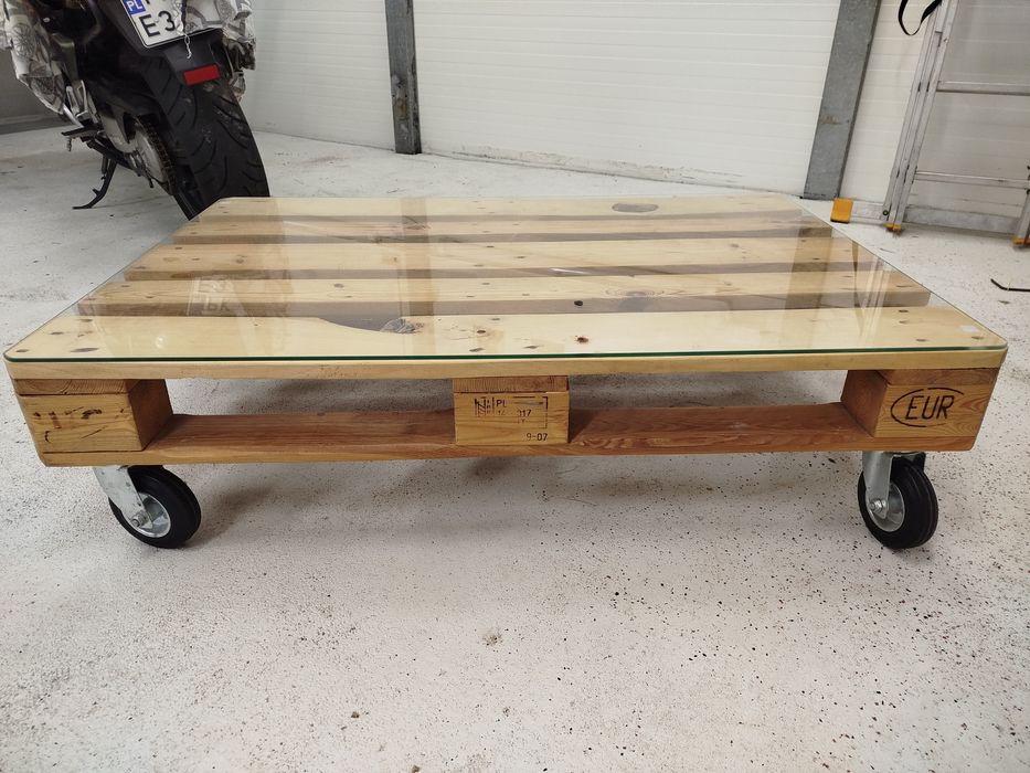 Stolik, ława na kołkach