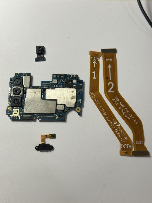 Разборка Samsung A50: материнская плата,плата зарядки и пр.