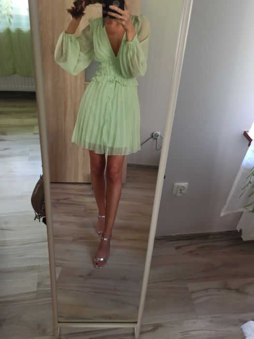 Sukienka damska miętowa plisy guziki bufki XS długi rękaw taliowana