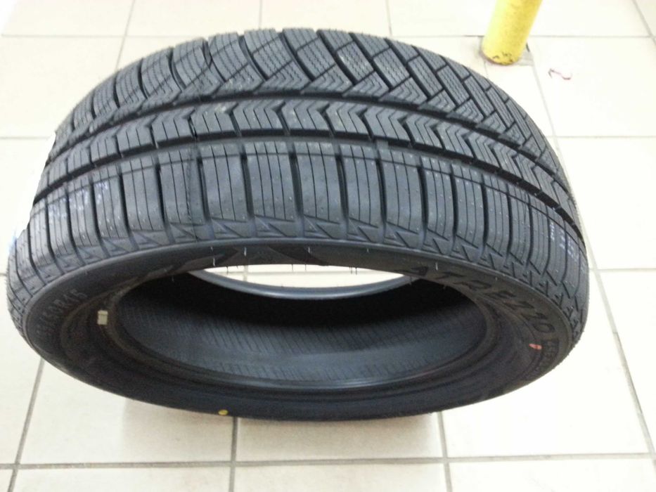 Opony wielosezonowe całoroczne 195/50r15 82V Sailun Atrezzo 4Seasons