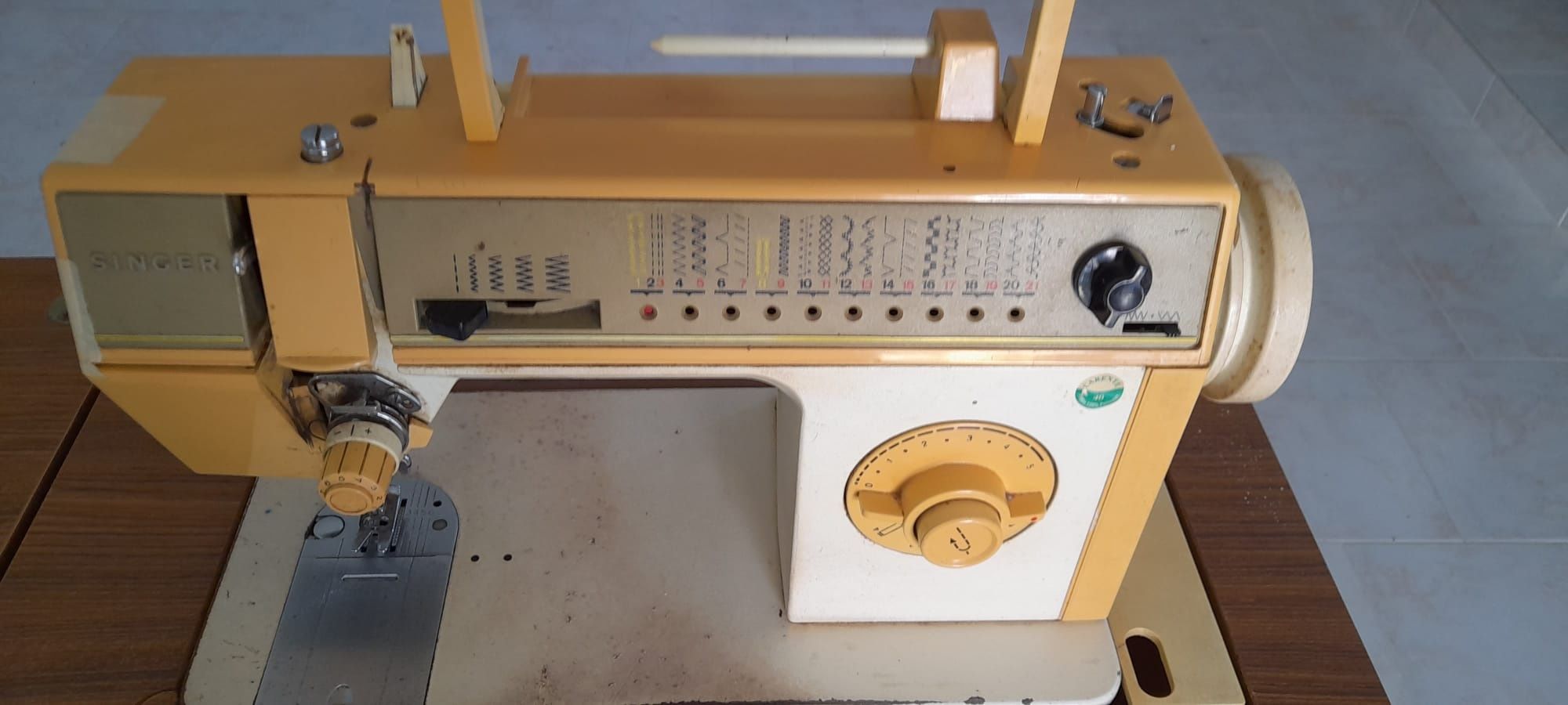 Máquina de costura vintage SINGER