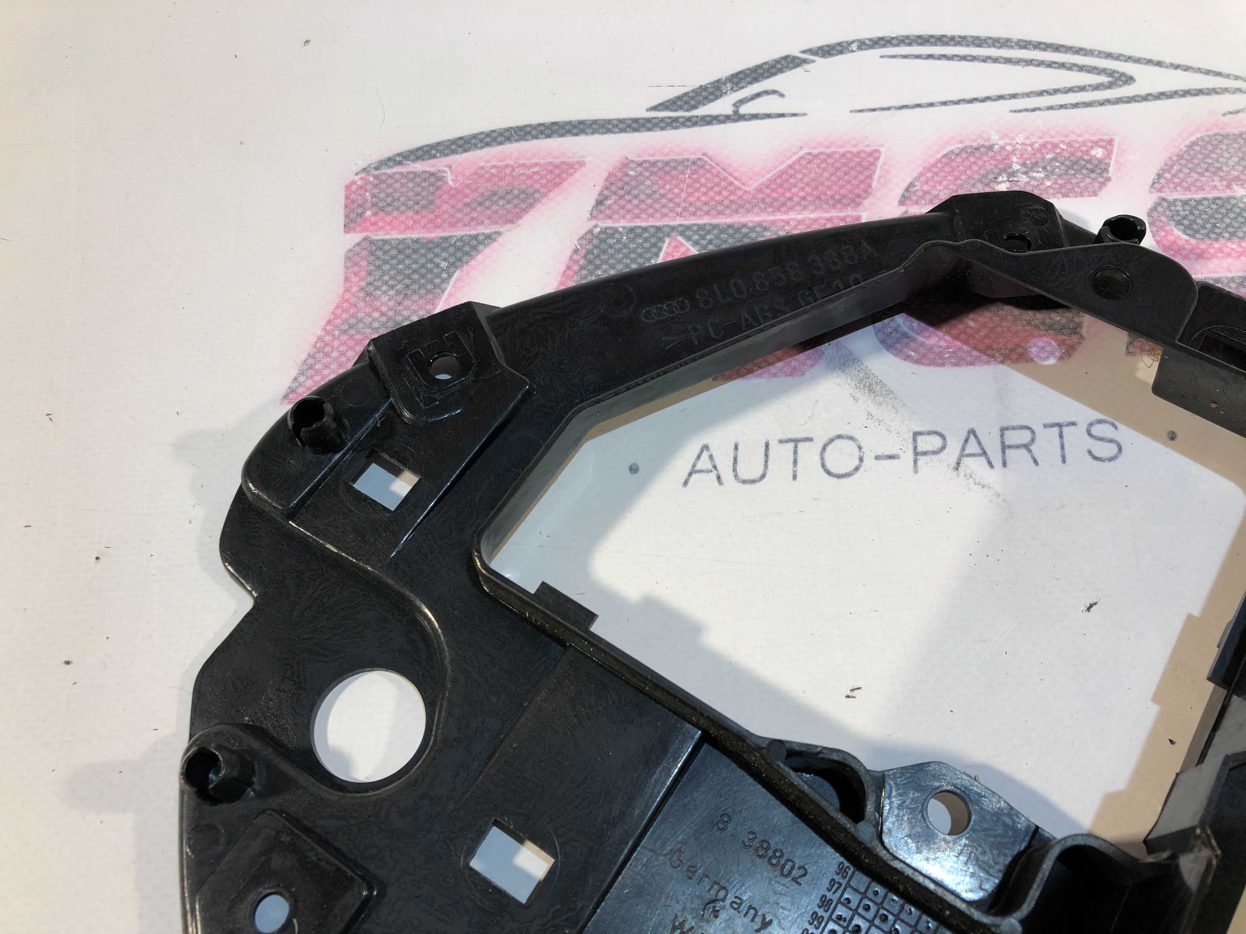 Plastico Caixa Fusiveis Interior AUDI A3 S3 8L ORIGINAL