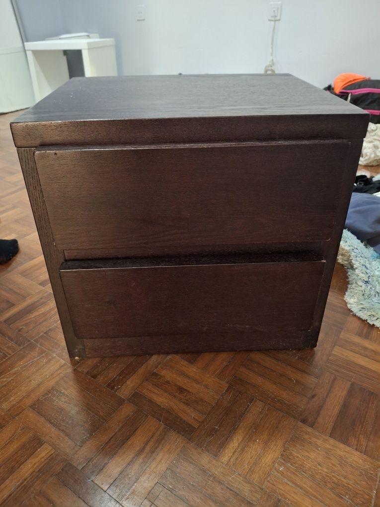 Mesa de cabeceira preta