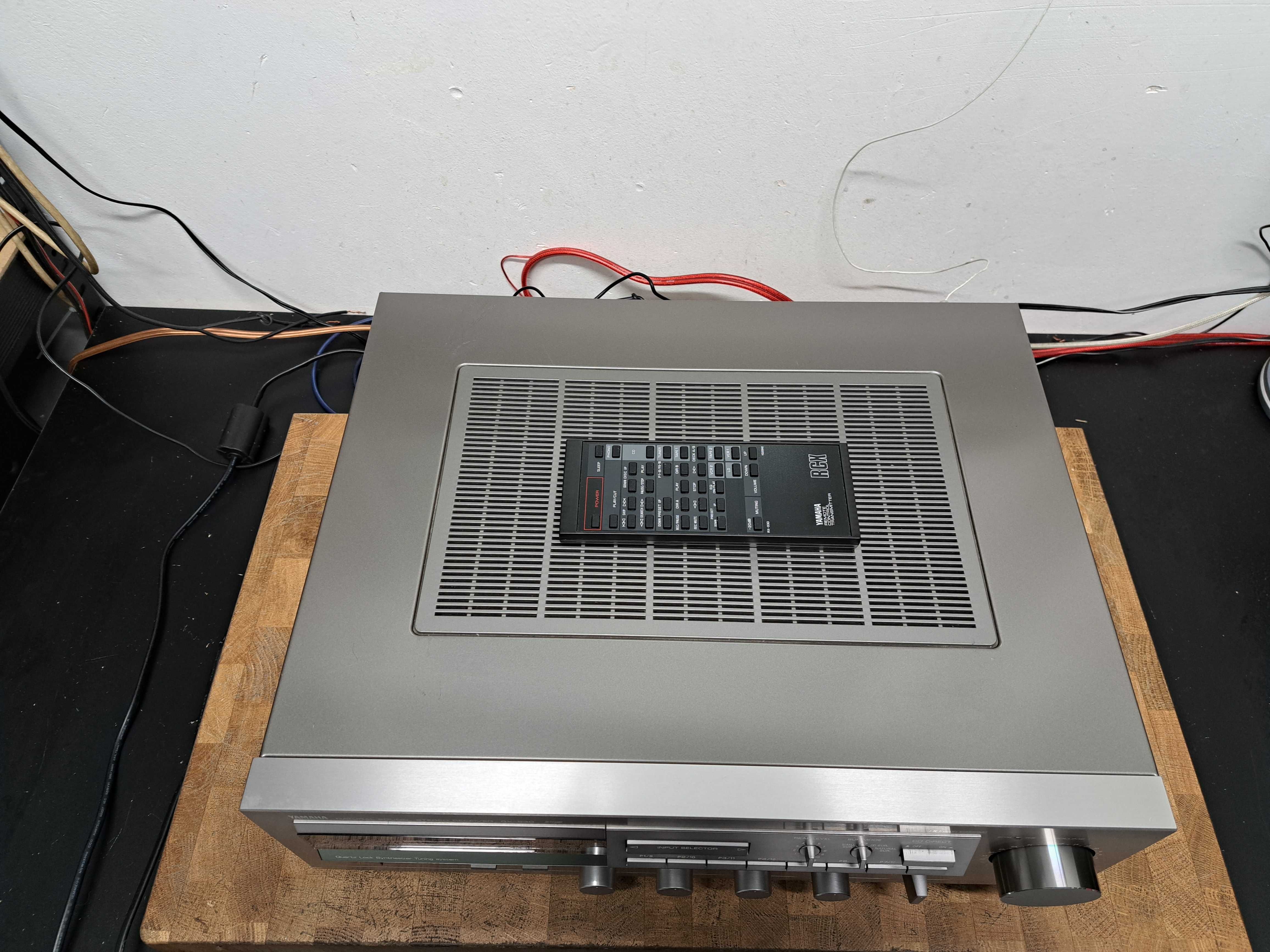 Amplituner Yamaha RX-930 RS pilot