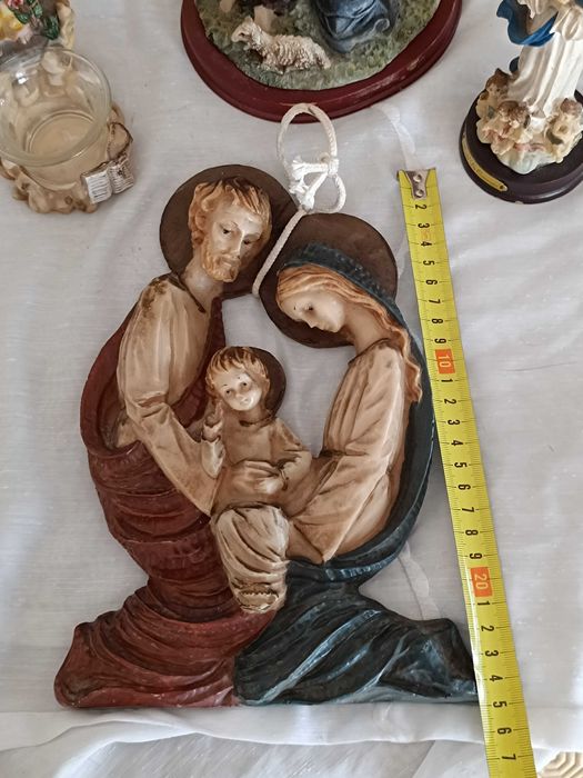 Sagrada Família e Santas religiosas em cerâmica