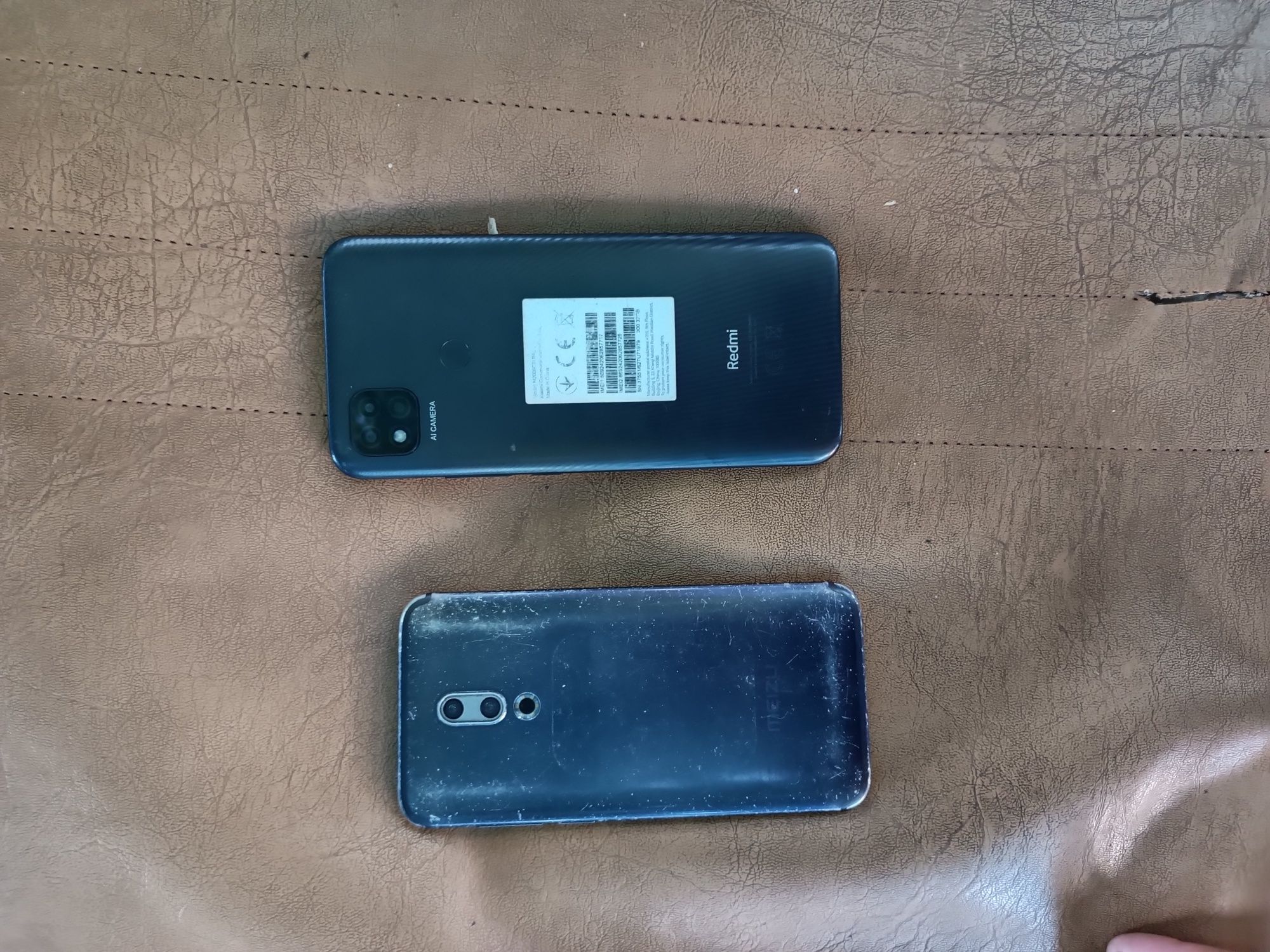 Продам 2 телефона стан хороший