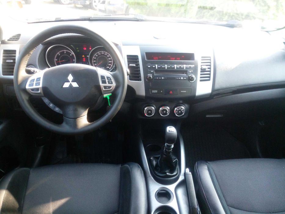 Śliczny Outlander Polift klima elektryka sprowadzony