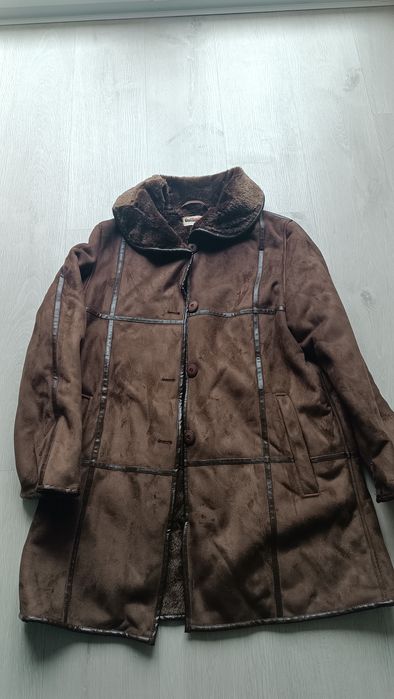 Casaco em pele castanho
