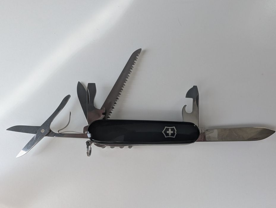 Victorinox huntsman black