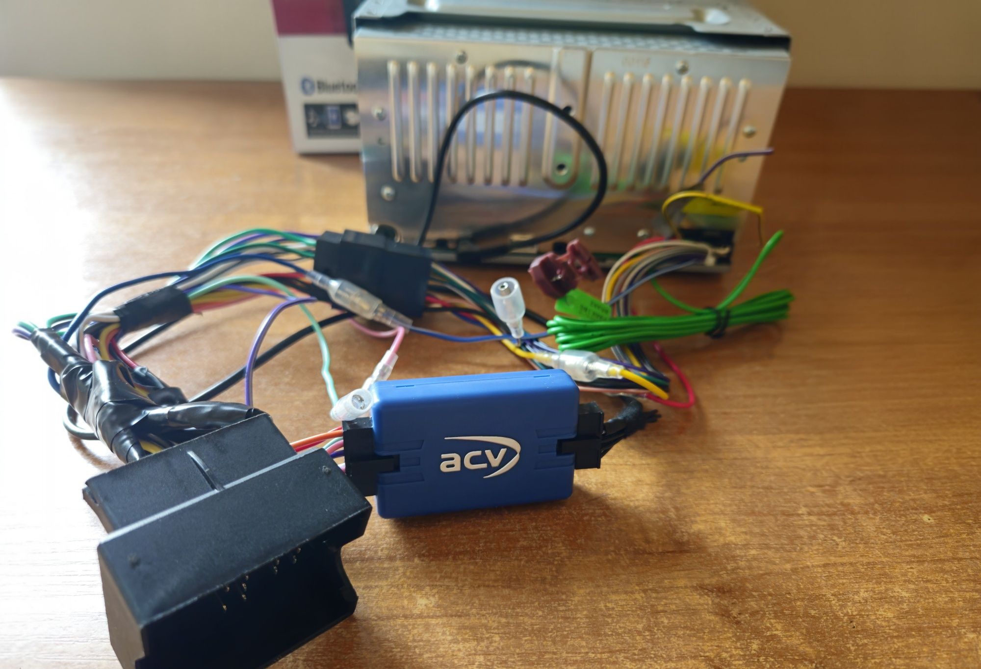 Pioneer DMH-A240BT + adapter CANBUS – jak nowy
