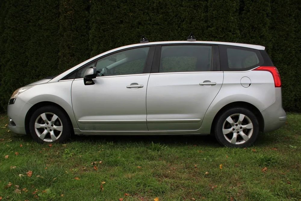 Peugeot 5008 PEUGEOT 5008 7 osobowy DIESEL 1,6 2010 mały przebieg, panorama dach