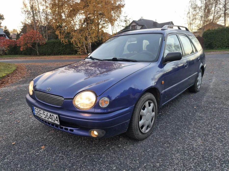 Toyota Corolla 1.4 benzyna 1 właściciel niezawodna wersja kombi ładny kolor metalik