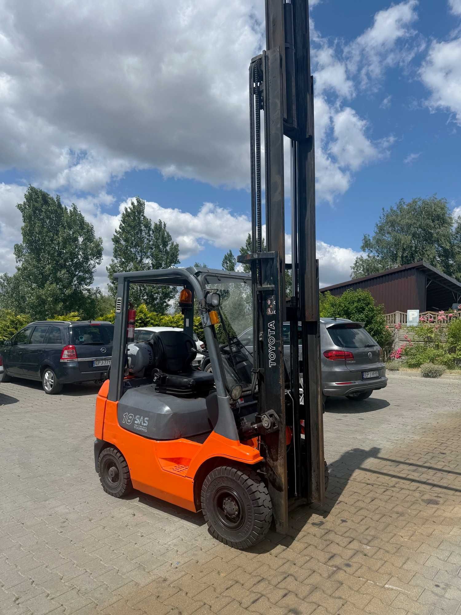 wózek widłowy TOYOTA 42-7FGF18 LPG 1800kg Triplex 4.70m 2002' 10700mtg