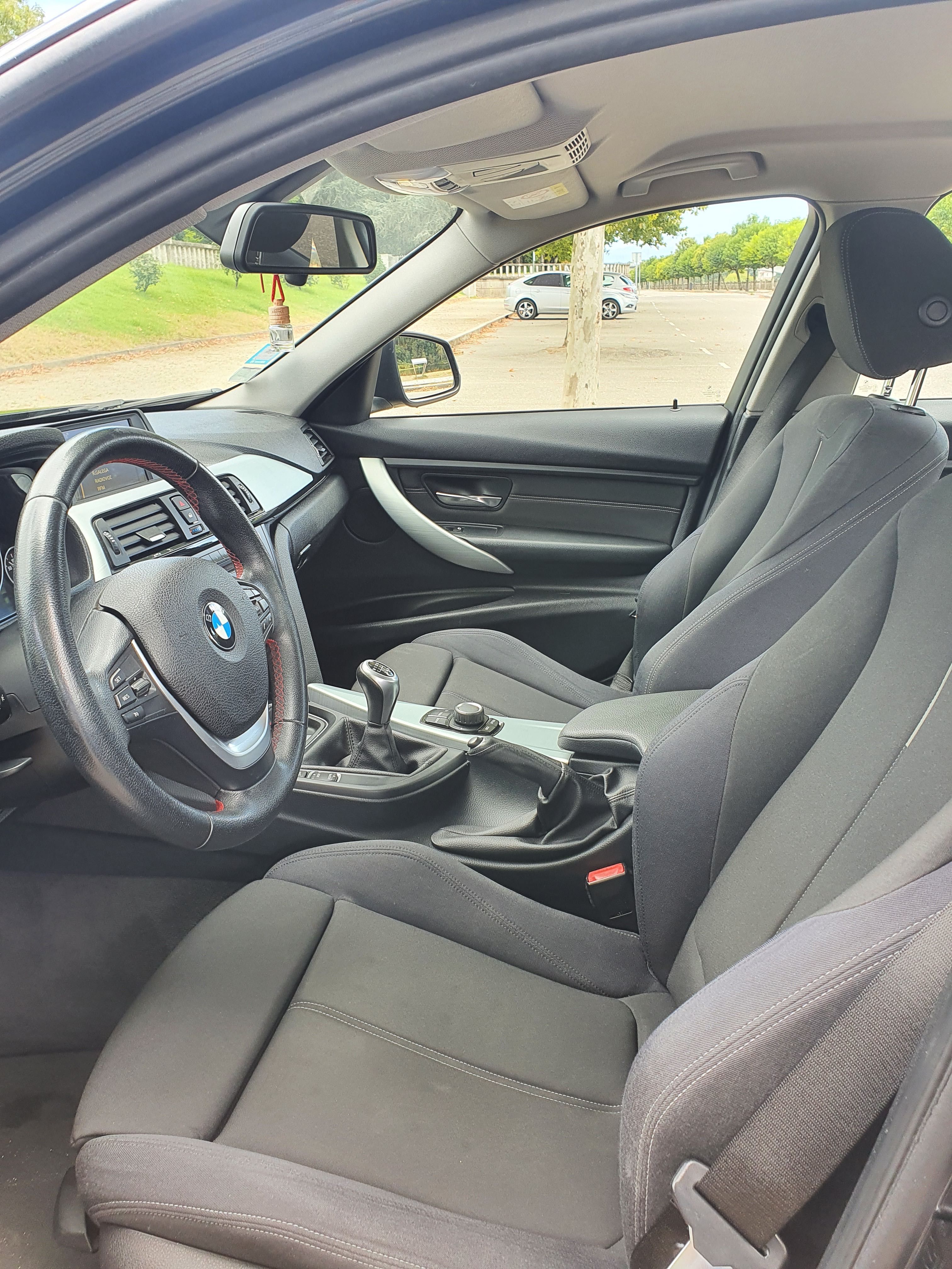 BMW 318d Sport - 2013