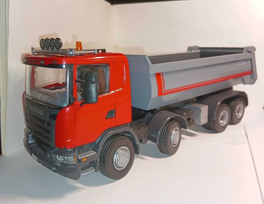 Вантажівка 4-вісна Scania. Масштаб 1:25. EMEK / Italery / Revell