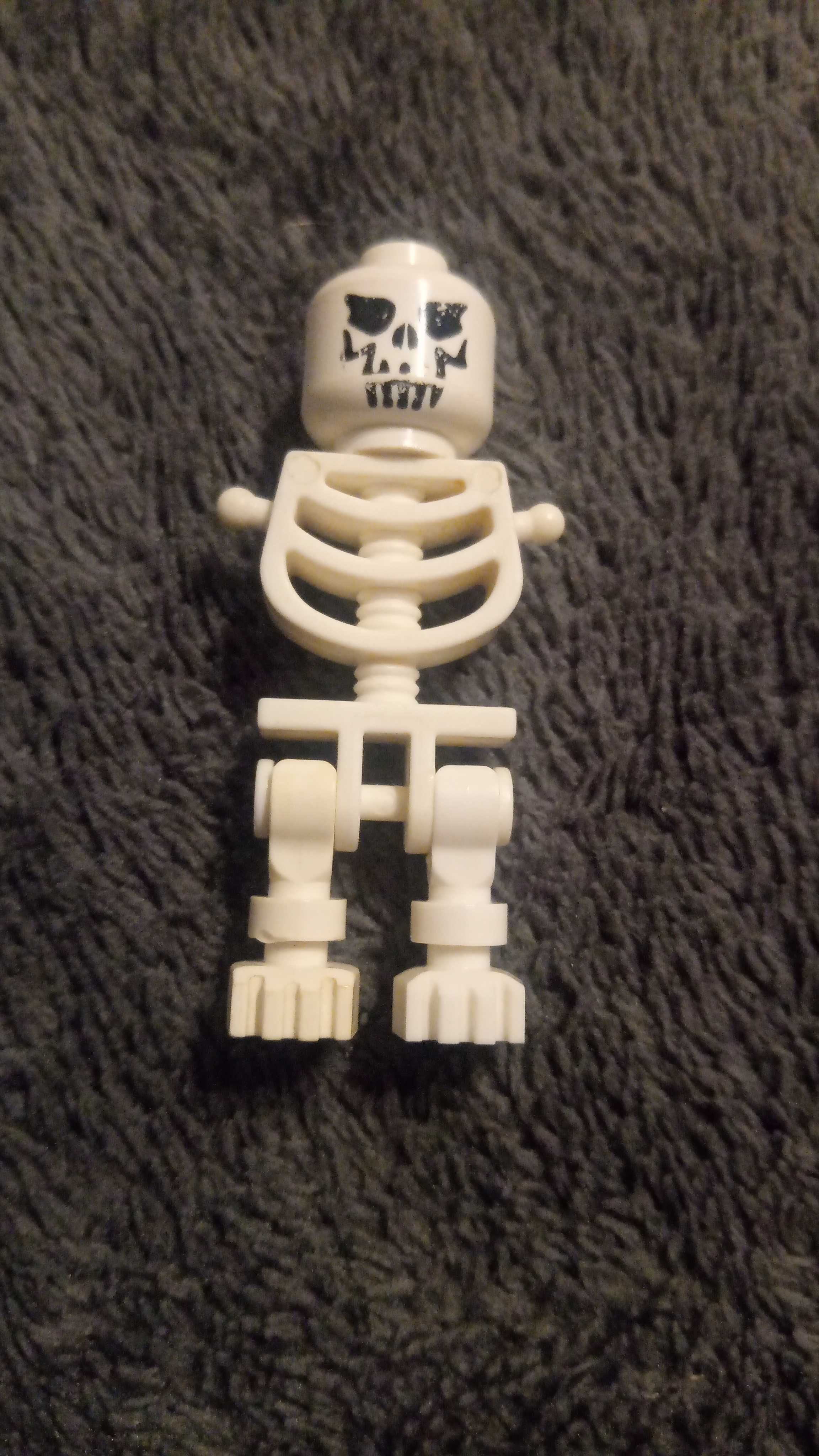 LEGO figurka ludzik adventures trup kościotrup oldschool klasyk